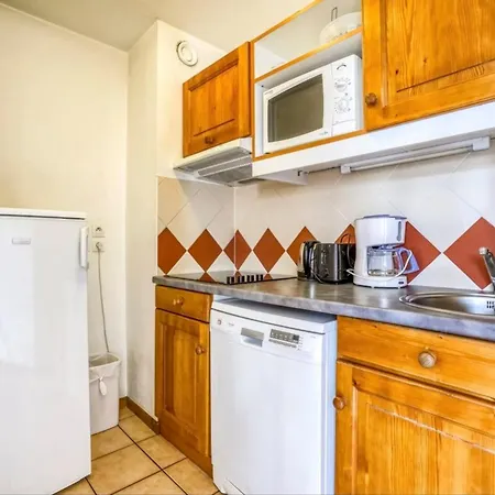 With Balcon In The Downtown ! Lägenhet